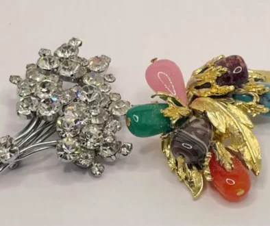 Broches con piedras semipreciosas
